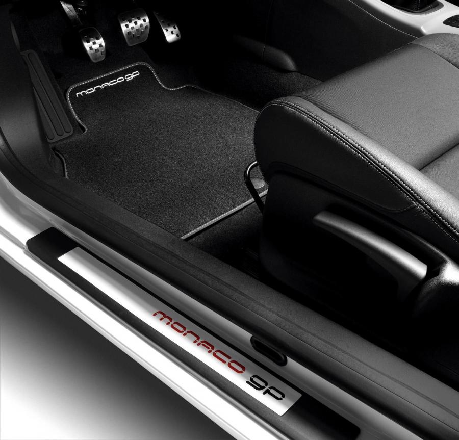 Renault Megane Coupe Monaco GP 2011 года  (фото 5 из 17)
